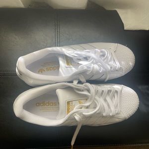 Adidas “superstar” sneakers
